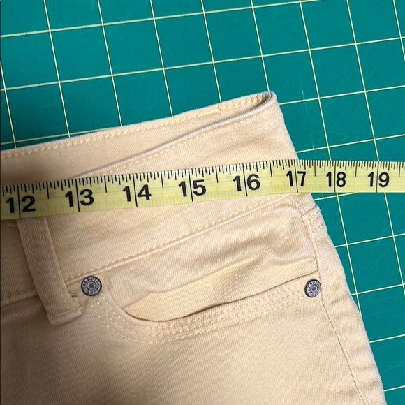 Talbots Yellow Women's Shorts - Picture 2 of 5